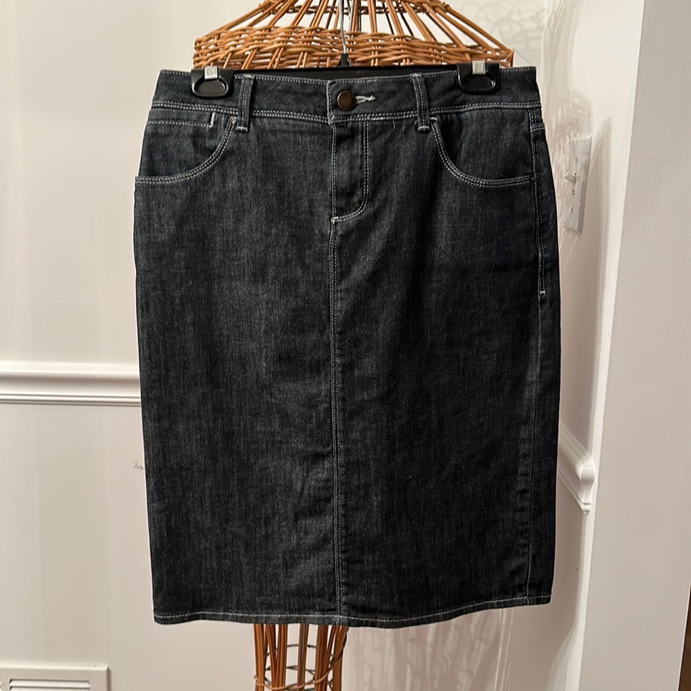 Zara Woman denim skirt, size 10 US